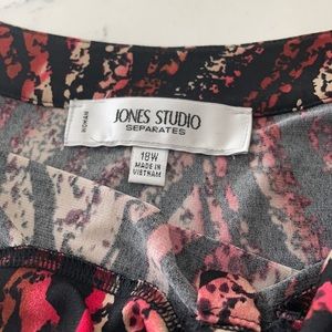 Jones Studio top